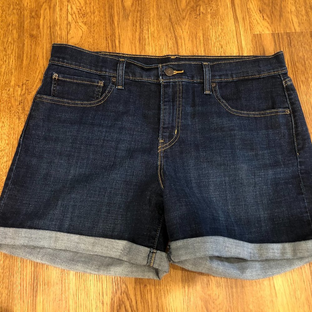 Levi’s Mid Length Demin Shorts